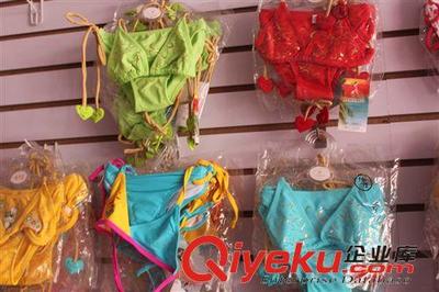 比基尼、分體泳衣 女士分體時尚泳裝兩件套批發(fā) OEM泳裝工廠加工 女式泳衣批發(fā)-義烏蘇野貿(mào)易提供比基尼、分體泳衣 女士分體時尚泳裝兩件套批發(fā) OEM泳裝工廠加工 女式泳衣批發(fā)的相關(guān)介紹、產(chǎn)品、服務(wù)、圖片、價格義烏蘇野貿(mào)易、拉舍爾毛毯;各種庫存產(chǎn)品小商品;外貿(mào)尾單產(chǎn)品;鞋服;保暖內(nèi)衣套裝;皮草皮衣;雪地靴;家居日用品